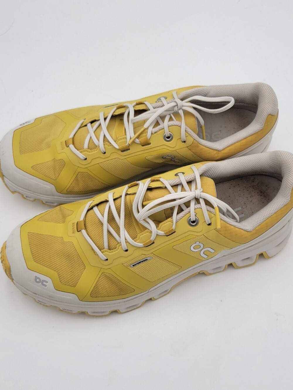 ON Women's Cloudventure Waterproof running shoes Mustard/Plearl size 10 - Picture 7 of 9